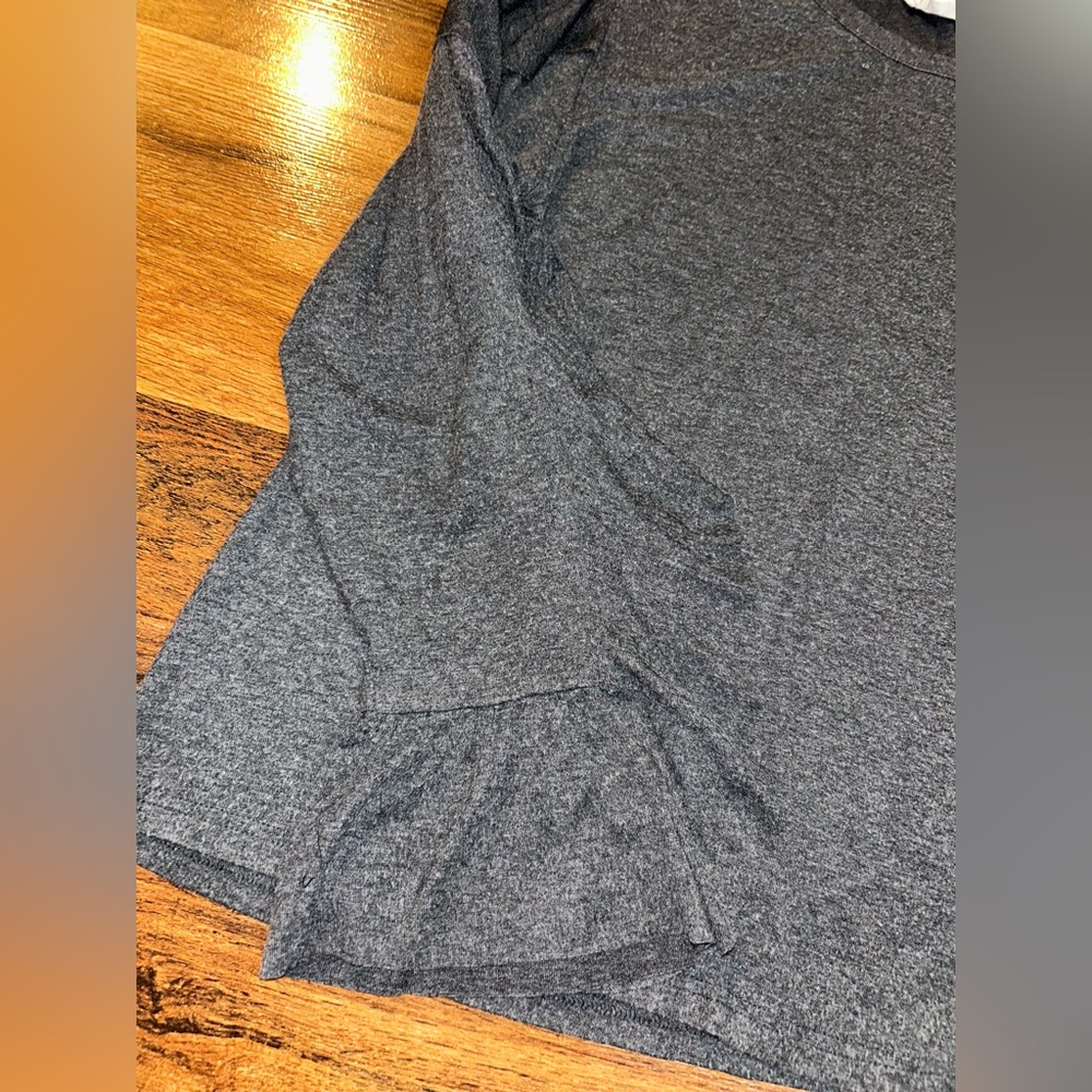 Women’s Ruffle Sleeve Top - Picture 2 of 3